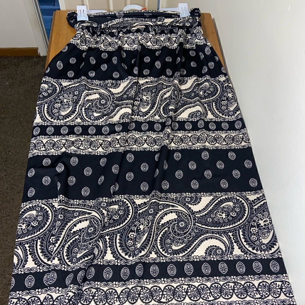 Strapless knee length paisley print dress size meduim